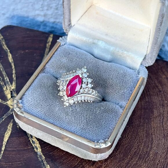 Vintage Pink Sapphire Ring in Size 7 1/4 sterling silver Costume Jewelry - Picture 2 of 10